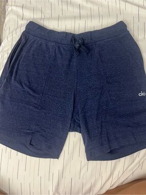 ALO Yoga Men's Navy Drawstring Athletic Shorts